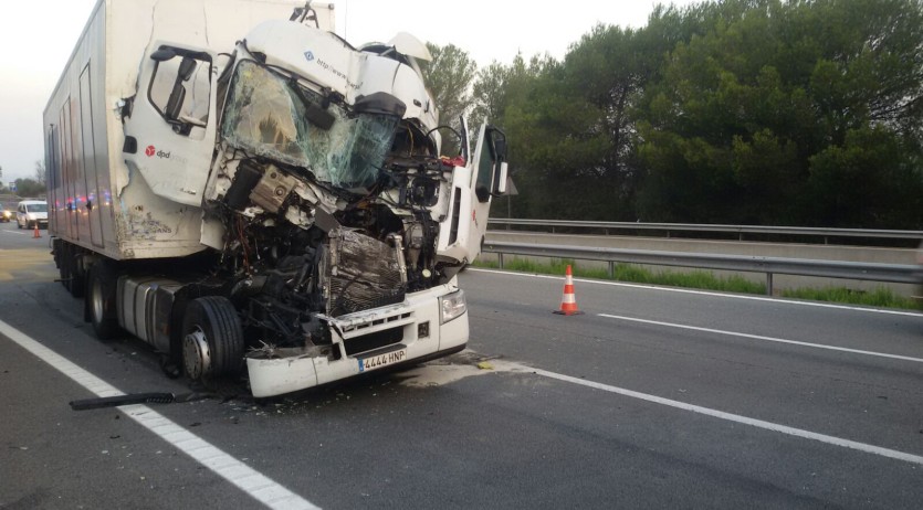 Un accident a l’autopista provoca cues de fins a 9 km