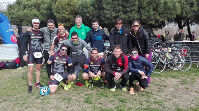 Els triatletes del Club Natació Vilafranca, al Prat de Llobregat