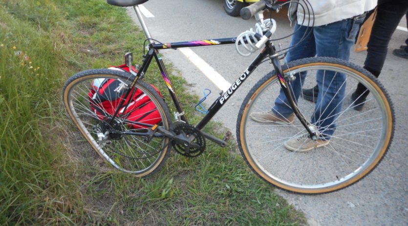 Denunciat el conductor d’un turisme que va tenir un accident amb un ciclista i va fugir