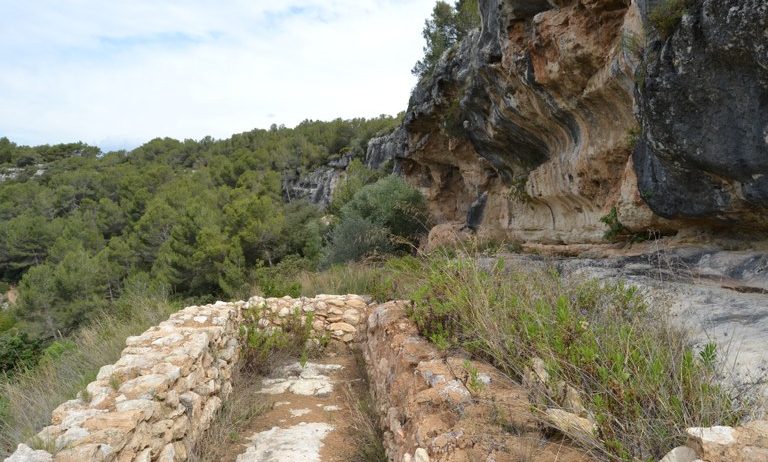 S’organitza una visita guiada a les coves de la Vall i als forns de calç de Can Castellví