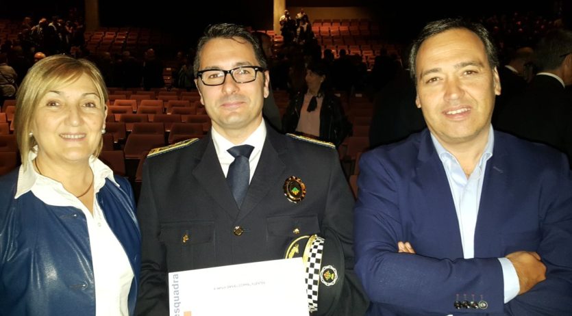 Els Mossos d’Esquadra feliciten el cap de la Policia Local de Sant Sadurní, Daniel Corral