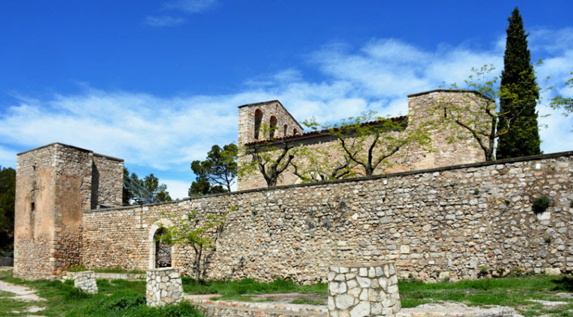 Coincidint amb el dilluns de Pasqua se celebra l’Aplec al Santuari de Santa Maria de Foix