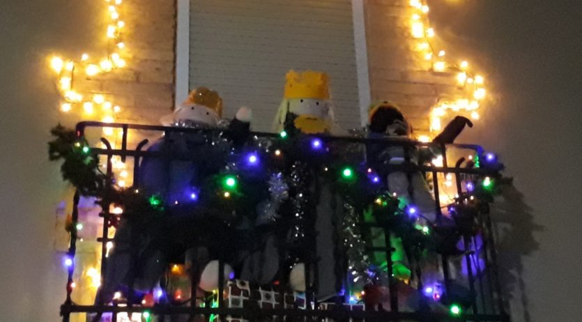 Gemma Albà guanya la primera edició del Concurs de decoració de balcons de Nadal de la Granada