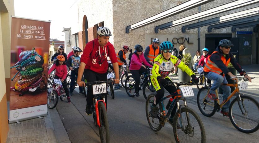 Les Festes de Sant Macari de Moja recapten 600 € per a la investigació del càncer infantil