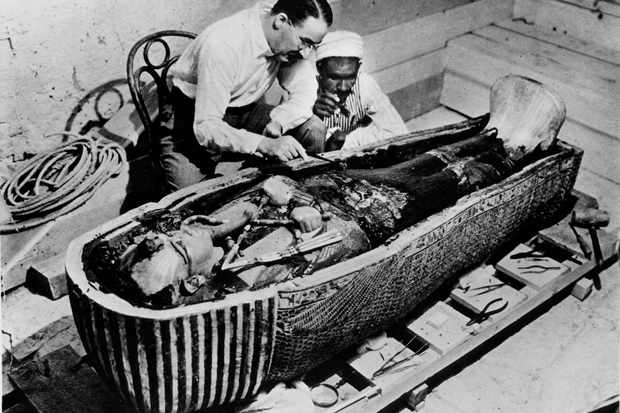Howard Carter troba a Pharoah Tutankhamen