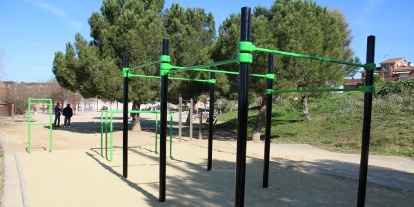 Finalitza la instal·lació de l’Street Work Out al parc Lluís Companys de Sant Sadurní