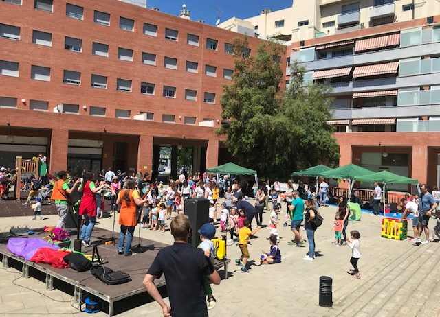 Un centenar de famílies a la Festa Familiar i Jornada de portes obertes de La Casa Petita