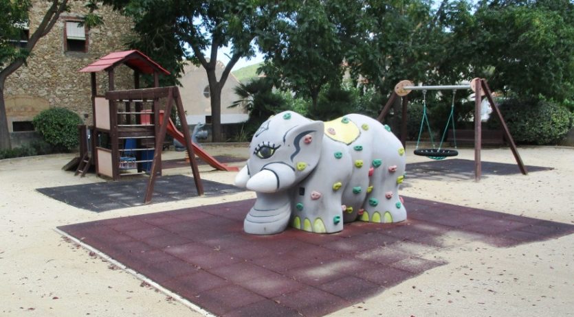 La setmana que ve començaran a Olèrdola els treballs de renovació dels parcs de jocs infantils