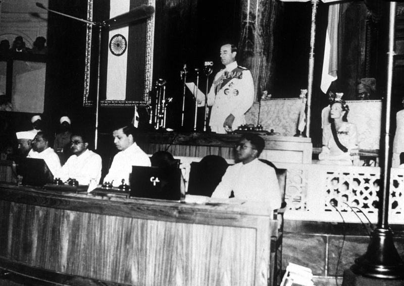 Gran Bretanya concedeix l’independencia a la India