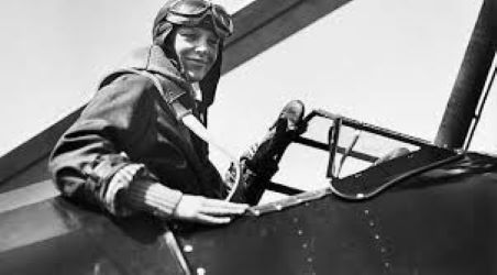 Naixement de Amelia Earhart, aviadora EEUU, primera que travessa l’Atlàntic en solitari
