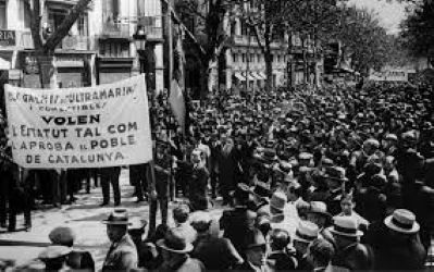 Aprovació per les Corts de la Segona República del  Estatut de Autonomia de Catalunya.