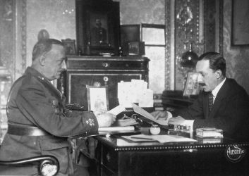 Dimissió del general Primo de Rivera i exili a França que acaba la dictadura militar