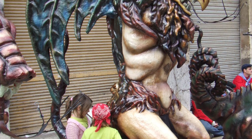 Els dracs de Dolors Sans protagonitzen l’Exposició de Bestiari Fantàstic a Barcelona