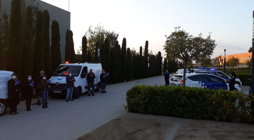 Els cossos de seguretat reconeixen als treballadors dels serveis funeraris de Vilafranca