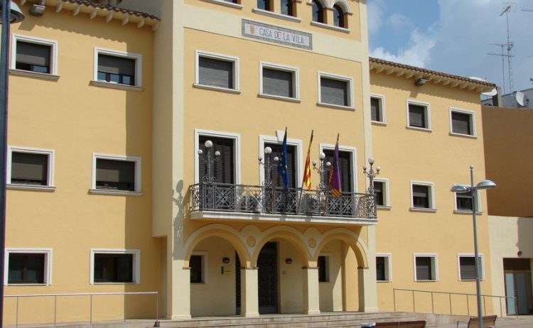 Es reprèn l’atenció presencial a l’ajuntament i la biblioteca dels Monjos