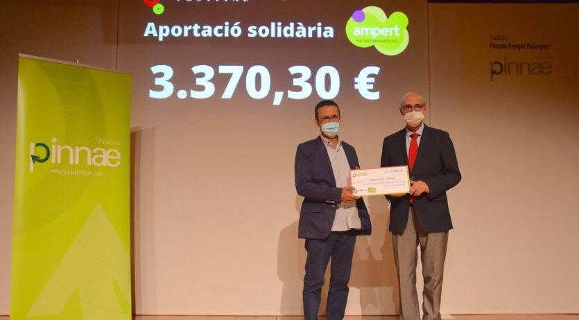 El Festival MUSiCVEU va lliurar 3.370 € solidaris a AMPERT
