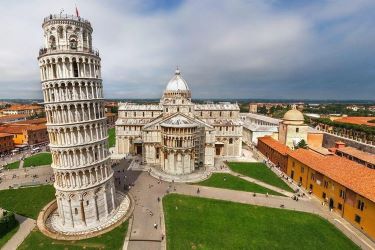 Inici del Concili de Pisa per resoldre el problema de tenir dos papes simultàniament