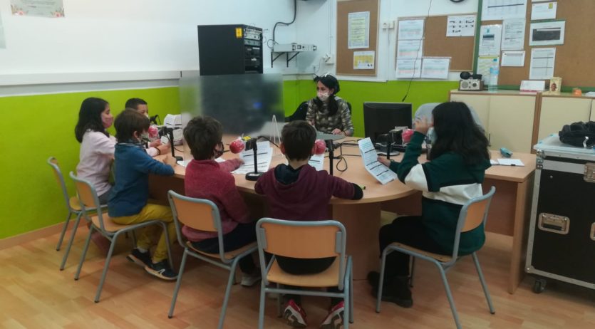 L’escola Estalella i Graells fa una crida a persones que hagin format part de Ràdio Estalella