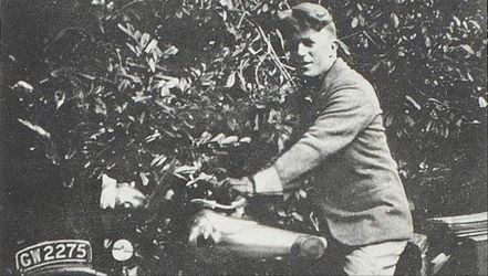 Mort del militar britànic Thomas Edward Lawrence “Lawrence d’Arabia”