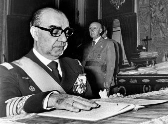 Carrero Blanco jura el càrrec de president del govern espanyol