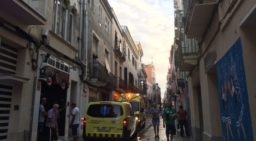 Una dona morta i un ferit greu per arma blanca al carrer dels Ferrers de  Vilafranca