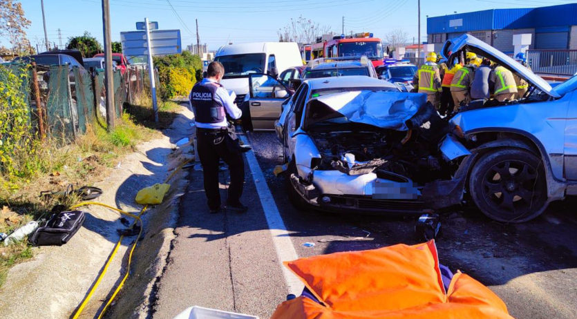 Detingut un vilafranquí que va provocar un xoc entre cinc vehicles a Amposta