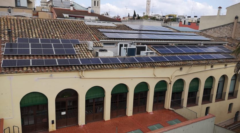 El Consell Comarcal instal·la plaques solars a la seu per avançar en l’eficiència energètica