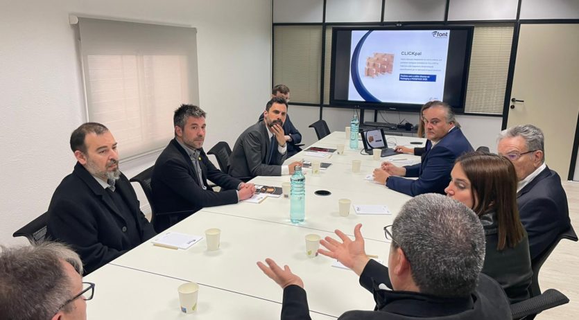 La Generalitat defensa l’equilibri entre indústria puntera i comerç de proximitat a Torrelavit