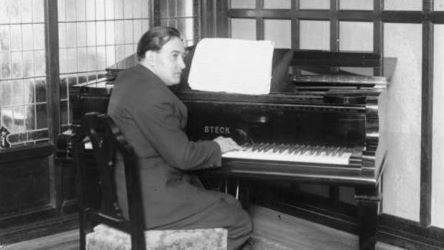 Naixement del tenor aragonès Miguel Fleta