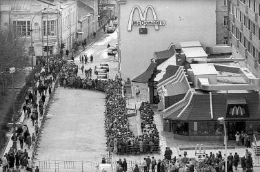Inauguració del primer McDonald’s a Moscú