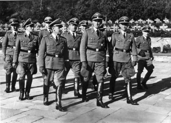 Hermann Göring crea la policia secreta GESTAPO