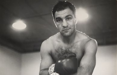 Retirada, invicte i campió dels pesos pesants, del boxador nordamericà Rocky Marciano