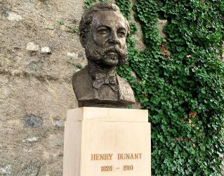 Naixement de Henri Dunant, fundador de la Creu Roja