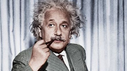 Publicació per Albert Einstein de la Teoria de la relativitat restringida