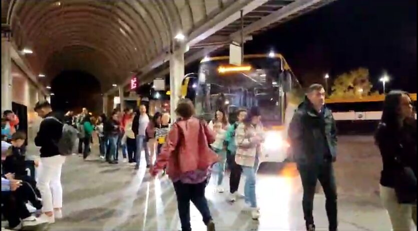 Els usuaris denuncien manca de busos a Vilafranca, i que no passen en els horaris establerts
