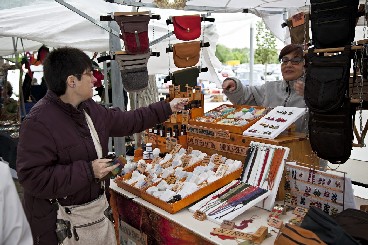 Aquest diumenge s’inicia una nova temporada del mercat d’artesania, brocanters i pintura