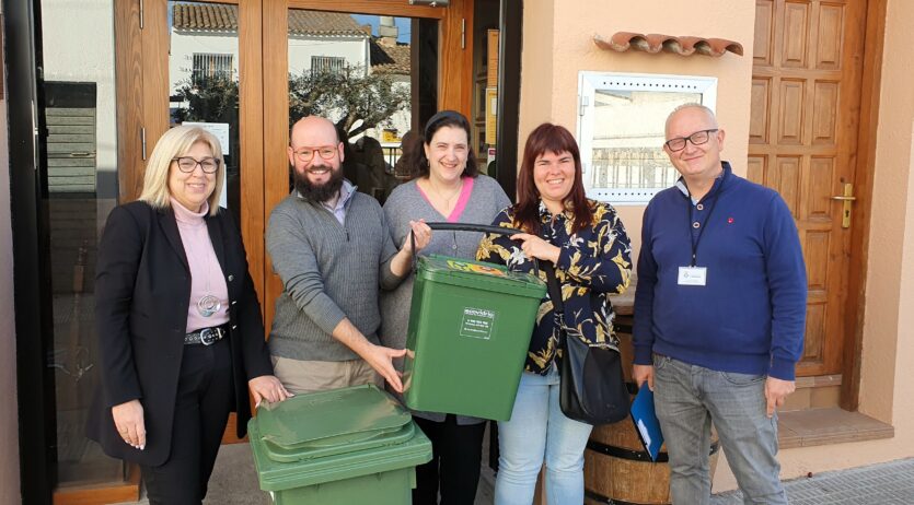 Comença a Olèrdola la campanya per millorar el reciclatge d’envasos de vidre a l’hostaleria