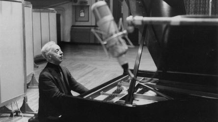 Mort a Ginebra del pianista polonés Artur Rubinstein