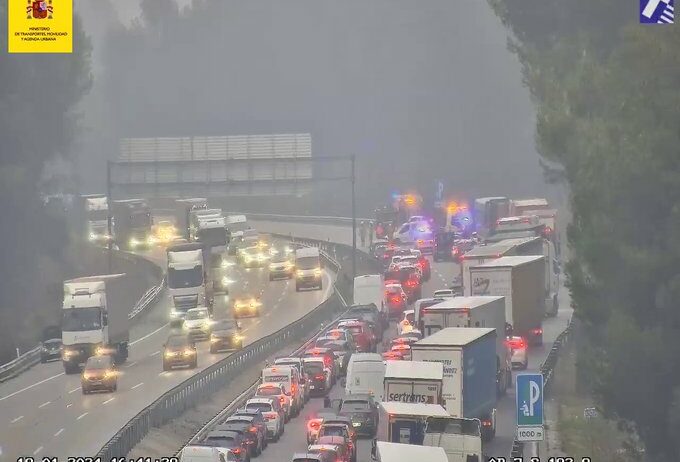 Un accident provoca retencions a l’AP7 a la Granada i a Subirats en els dos sentits de la marxa