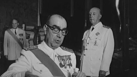 Naixement a Santoña del polític franquista Luis Carrero Blanco
