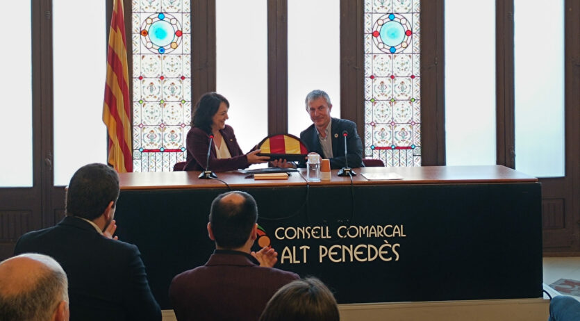 La presidenta del Parlament va visitar divendres el Consell Comarcal de l’Alt Penedès