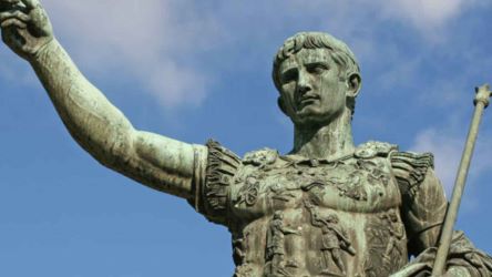 Investidura de Calígula com a emperador de Roma
