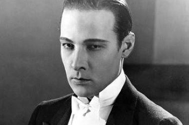 Naixement a Castellaneta de l’actor de cinema Rodolfo Valentino