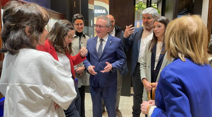 Jaume Giró es reuneix amb el comerç local de Vilafranca