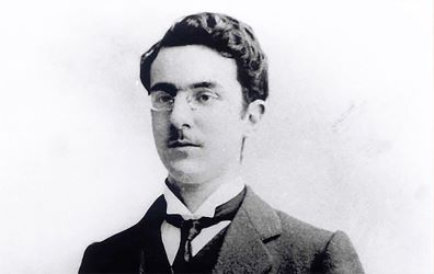 Naixement a Lisboa de l’escriptor portugués Fernando Pessoa
