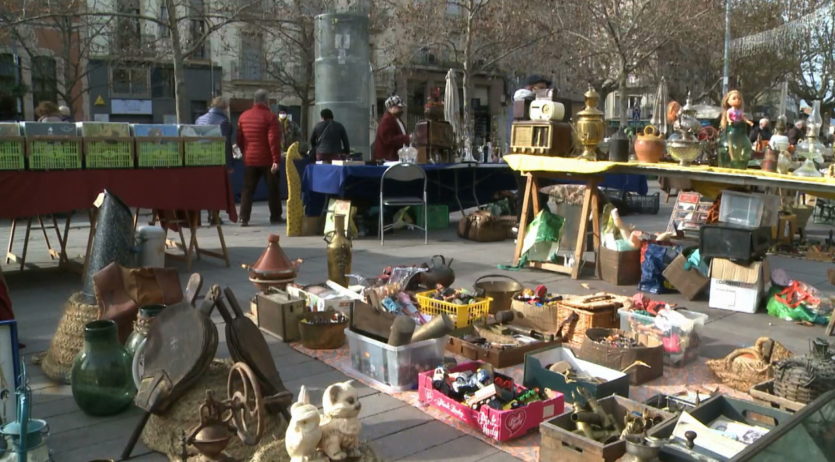 La Nit de l’Artesania posa fi a la temporada dels Mercats d’artesans, brocanters i pintors