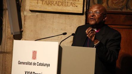 Naixement del clerge sudafricà Desmond Tutu, premi Nobel de la pau 1984