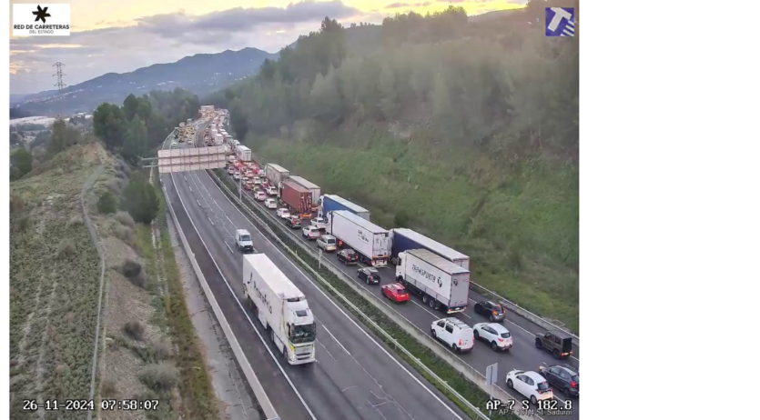 Circulació amb congestió a l’AP-7 per la retirada de vehicles accidentats