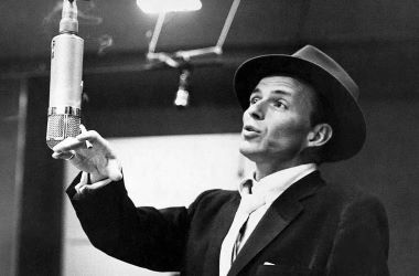 Mort a Los Angeles del cantant i actor nord-americà Frank Sinatra