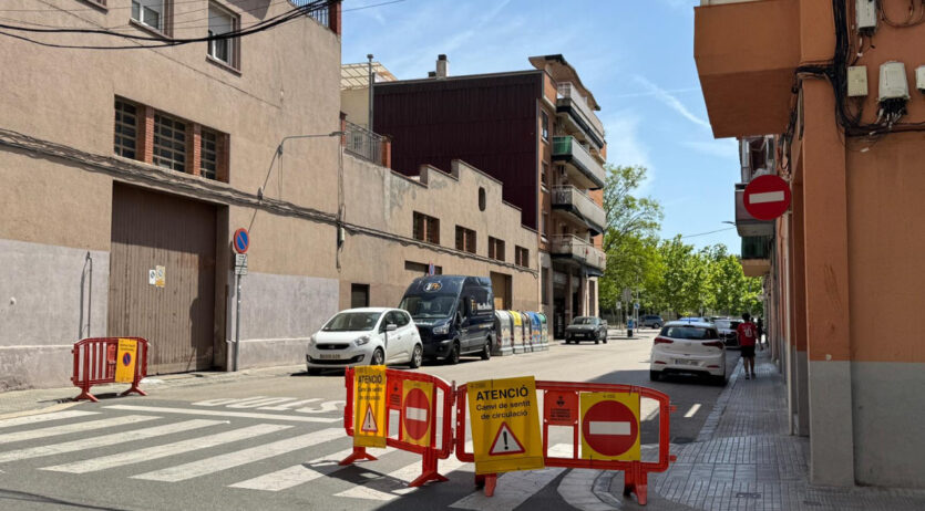 El carrer Santa Margarida i els Monjos, a partir d’ara, és de sentit únic